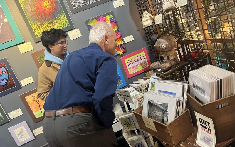 2025-11-10-YoungAtArt-Dionn-DonEisenhauer-8237